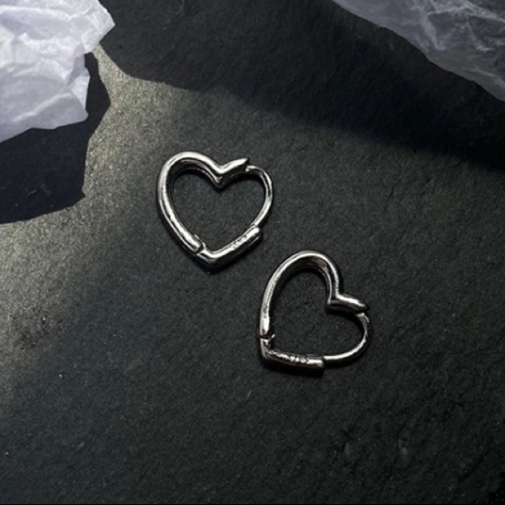 🤍Insta earrings cute heart earrings sterling silver earrings - Picture 4 of 6